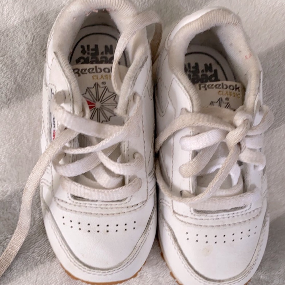 I am selling my baby Reebok it no longer fit him